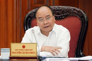 Thủ tướng Nguyễn Xuân Phúc chủ trì cuộc họp Thường trực Chính phủ. Ảnh: VGP/QUANG HIẾU