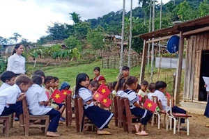 Lễ khai giảng đầy xúc động tại điểm trường miền núi Quảng Nam