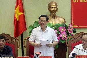 Phó Thủ tướng Chính phủ Vương Đình Huệ phát biểu tại buổi làm việc. Ảnh: Tuấn Anh/TTXVN
