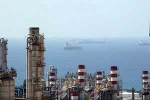Trung Quốc rút khỏi dự án phát triển mỏ khí với Iran