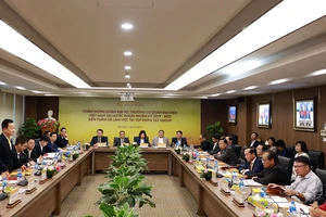 Chủ tịch HĐQT kiêm Tổng giám đốc Tập đoàn T&T Group Đỗ Quang Hiển phát biểu chào mừng các đại sứ, trưởng cơ quan đại diện của Việt Nam tại nước ngoài