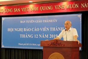 Đồng chí Phan Nguyễn Như Khuê báo cáo tại hội nghị. Ảnh: Thanhuytphcm