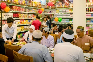 Tổng công ty Thương mại Sài Gòn vừa khai trương cửa hàng Satrafoods Halal, chuyên bán các loại thực phẩm được chứng nhận Halal dành cho cộng đồng Hồi giáo. Ảnh: CTV