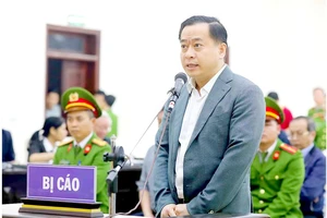 Bị cáo Phan Văn Anh Vũ nói lời sau cùng trước khi tòa tuyên án. Ảnh: TTXVN