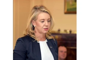 Bộ trưởng Nông nghiệp Australia từ chức