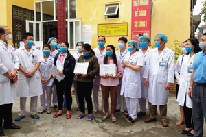 Các bệnh nhân mắc Covid-19 được Bệnh viện Đa khoa tỉnh Hà Nam công bố khỏi bệnh
