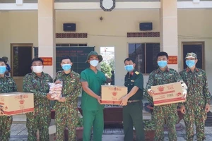 Hơn 2.500 thùng sản phẩm được gửi tặng đến các nhân viên y tế tuyến đầu và các cơ quan chính phủ