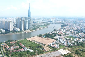 Một góc phường Bình An, quận 2 (bên kia sông Sài Gòn là quận Bình Thạnh). Ảnh: CAO THĂNG