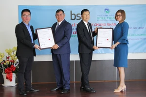BSI trao chứng nhận ISO 9001 và ISO 14001 cho VWS