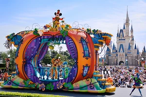 Hàng năm, lễ hội Halloween ở Tokyo Disneyland tập trung hàng chục ngàn người tham gia