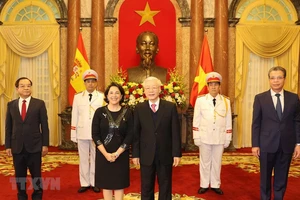 Tổng Bí thư, Chủ tịch nước Nguyễn Phú Trọng tiếp các đại sứ trình Quốc thư