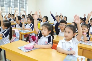 Học sinh lớp 1 Trường Tiểu học Phương Mai, quận Đống Đa, Hà Nội, trong giờ học môn Tiếng Việt. Ảnh: VIẾT CHUNG