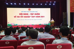 Hội nghị tập huấn về thi tốt nghiệp THPT năm 2021. Nguồn: Chinhphu.vn