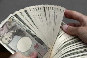 Nhật Bản thúc đẩy kế hoạch trả lương điện tử