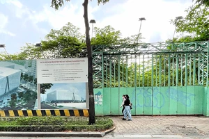 Dự án Trung tâm Thể dục Thể thao Phan Đình Phùng vẫn đang dở dang. Ảnh: HOÀNG HÙNG
