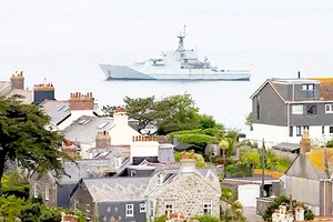 Tàu chiến Anh bảo vệ Hội nghị thượng đỉnh G7 tại Cornwall