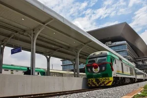 Một chuyến tàu rời Lagos của Nigeria. Nguồn: Shutterstock