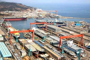 Một xưởng đóng tàu tại TP Ulsan, Hàn Quốc