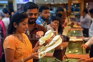 Người dân Ấn Độ chọn mua vàng 