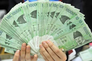 Hàn Quốc nâng lãi suất cơ bản để kiềm chế lạm phát