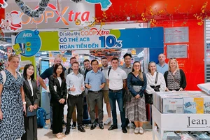 Đoàn Lãnh sự quán và doanh nghiệp Anh tham quan mua sắm tại Co.opXtra