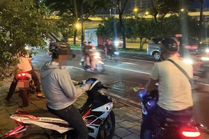 Các tổ trinh sát Cảnh sát hình sự Công an TPHCM mật phục tuần tra trên đường phố vào ban đêm. Ảnh: CHÍ THẠCH