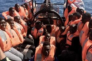 Tàu Ocean Viking giải cứu 86 người ngoài khơi Libya