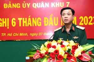 Trung tướng Nguyễn Trường Thắng phát biểu báo cáo tại hội nghị