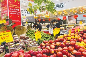 Trái cây nhập khẩu bày bán tại siêu thị Go! Gò Vấp
