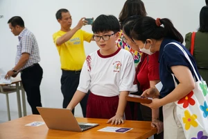 TPHCM: Học sinh tiểu học trổ tài trình diễn AI trong lớp học thông minh