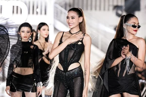 Võ Hoàng Yến ra mắt bộ sưu tập đầu tiên trong show thời trang riêng "Call out my name"
