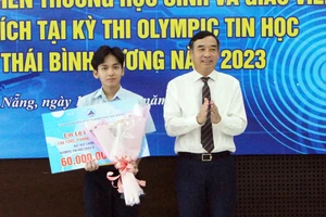 Đà Nẵng tuyên dương học sinh giành huy chương tại kỳ thi Olympic Tin học châu Á - Thái Bình Dương