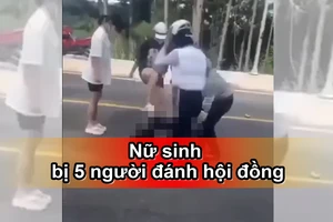 Video: Nữ sinh bị 5 người đánh hội đồng