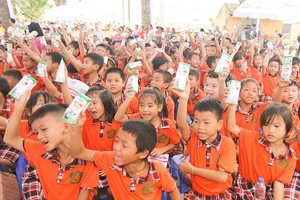 Tính đến nay, Quỹ sữa Vươn cao Việt Nam đã trao tặng hơn 35 triệu ly sữa với tổng giá trị tương đương gần 150 tỷ đồng cho 440 ngàn trẻ em khó khăn trên khắp Việt Nam