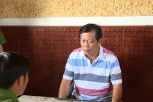 Đại gia Trịnh Sướng bị cơ quan công an bắt giữ để điều tra về hành vi sản xuất, mua bán hàng giả