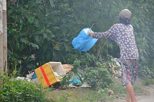 Ngăn nạn đổ trộm rác ở các khu đất trống