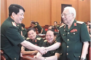 Đại tướng Lương Cường thăm hỏi các cựu tướng lĩnh, sĩ quan Tổng cục Chính trị đang sinh sống tại khu vực phía Nam