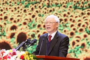 Tổng Bí thư, Chủ tịch nước Nguyễn Phú Trọng đọc diễn văn kỷ niệm 90 năm Ngày thành lập Đảng Cộng sản Việt Nam. Ảnh: PHƯƠNG HOA - TTXVN