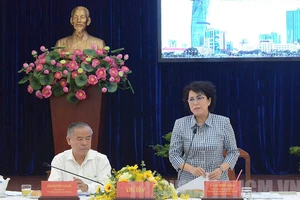 Chủ tịch Ủy ban MTTQ Việt Nam Tô Thị Bích Châu phát biểu kết luận tại tọa đàm. Ảnh: thanhuytphcm.vn