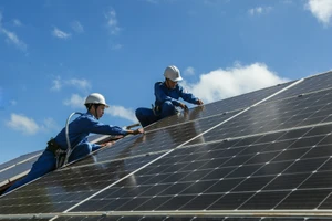 Hơn 30 trụ sở hành chính lắp đặt điện mặt trời mái nhà