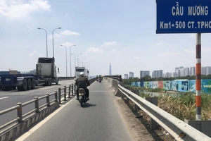 Khổ vì đường song hành cao tốc TPHCM - Long Thành - Dầu Giây chưa xong