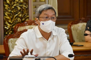 Thứ trưởng Bộ Y tế Nguyễn Trường Sơn: Công tác phòng chống dịch ở TPHCM đang đi đúng hướng 