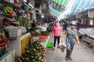 Sớm khôi phục điểm bán thực phẩm tại các chợ 