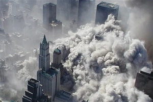 Tháp đôi trung tâm thương mại thế giới sụp đổ ngày 11-9-2001. Ảnh: Telegraph