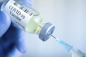 Ấn Độ tạm ngưng chia sẻ vaccine với COVAX 