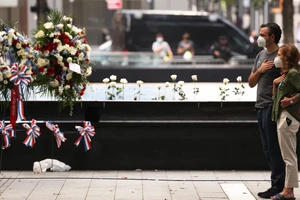 Tưởng niệm các nạn nhân vụ khủng bố 11-9 ở Manhattan, New York