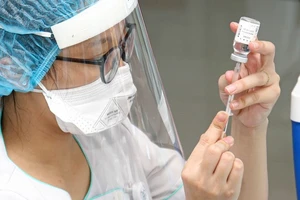 Bệnh viện Đại học Y Dược TPHCM mở rộng thời gian tiêm chủng