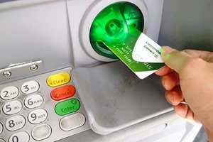 Thẻ từ ATM vẫn giao dịch bình thường sau 31-12-2021