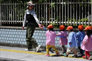Trẻ em tại một trường mẫu giáo ở Tokyo, Nhật Bản. Ảnh: AFP/TTXVN