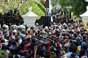 Sri Lanka ban bố tình trạng khẩn cấp quốc gia ​